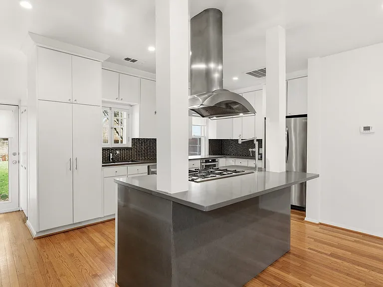 825 Thomasson Dr — Photo 10