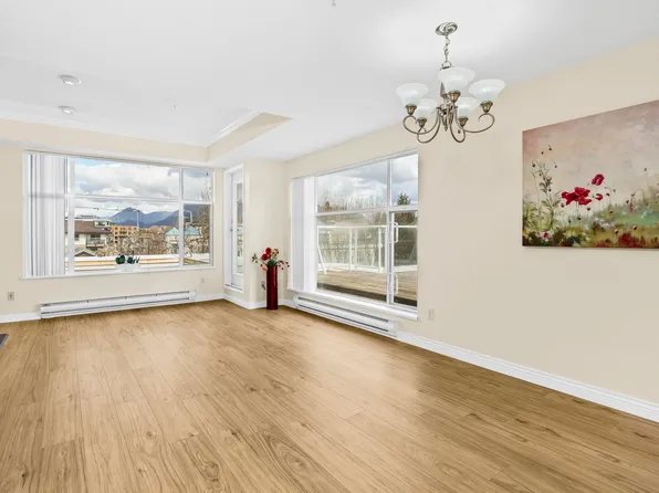 2340 Hawthorne Ave #404, Pt Coquitlam, BC V3C 1W9