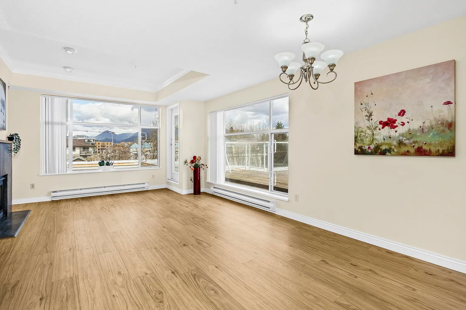 2340 Hawthorne Ave #404 photo 1