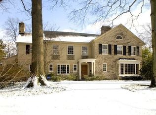 2735 Cranlyn Rd, Shaker Heights, OH 44122