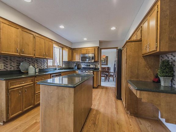 3rd image of 4595 Ithaca Ln N