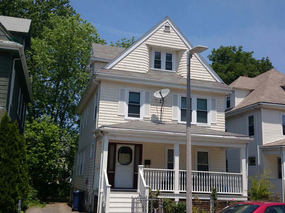 2nd image of 4 Roseland St