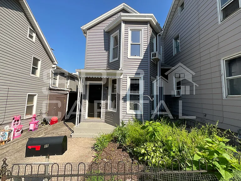 25 Chestnut St — Photo 1