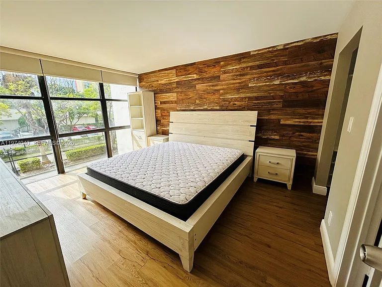 17021 N Bay Rd #219 — Photo 13
