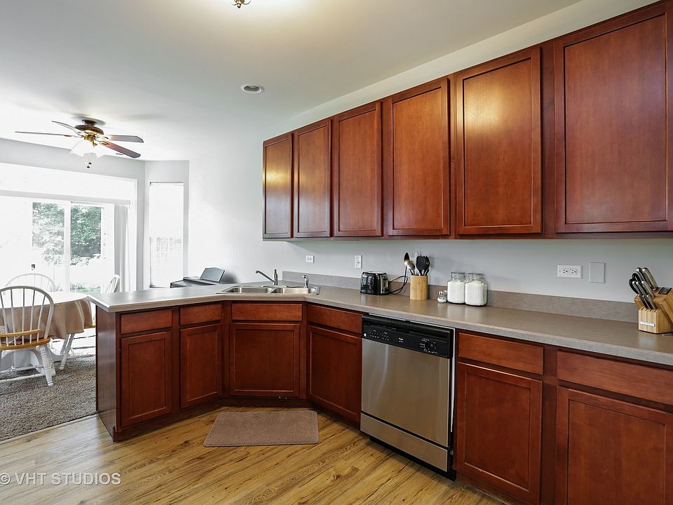 2nd image of 2611 Pondview Dr