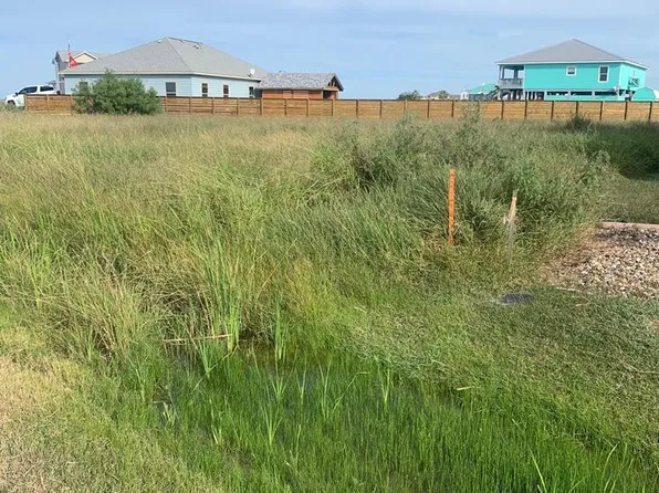 1405 Cape Velero Dr, Rockport, TX 78382