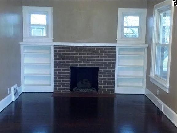 2nd image of 5735 Ravenna Ave