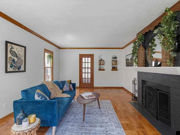 7208 Minne Lusa Blvd, Omaha, NE 68112