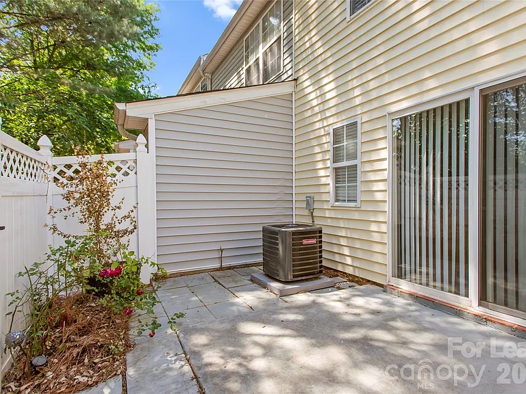 148 Mangum Cir — Photo 17
