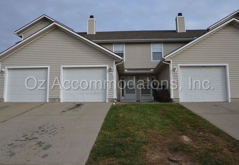 1st image of 201 NE Dogwood St APT C