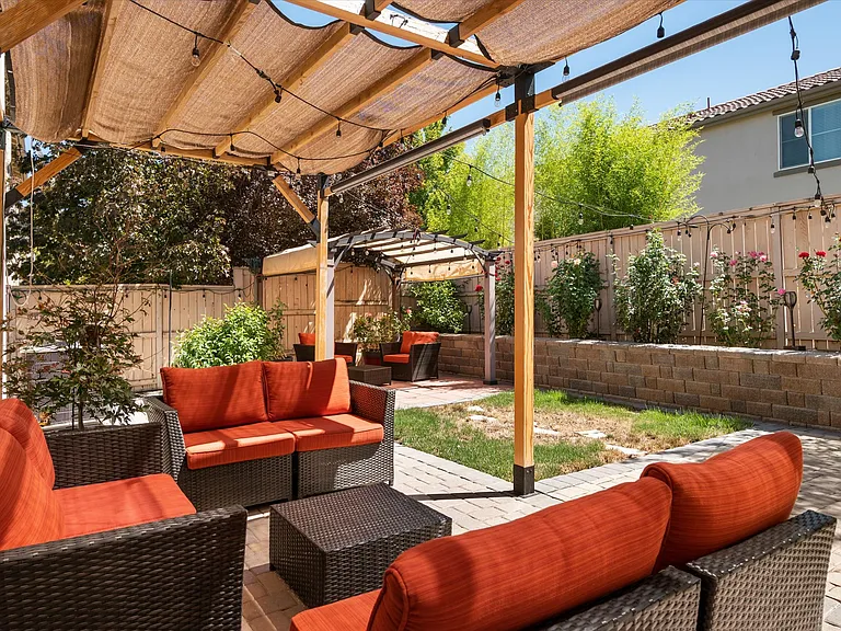 10830 Pebble Hill Dr — Photo 17