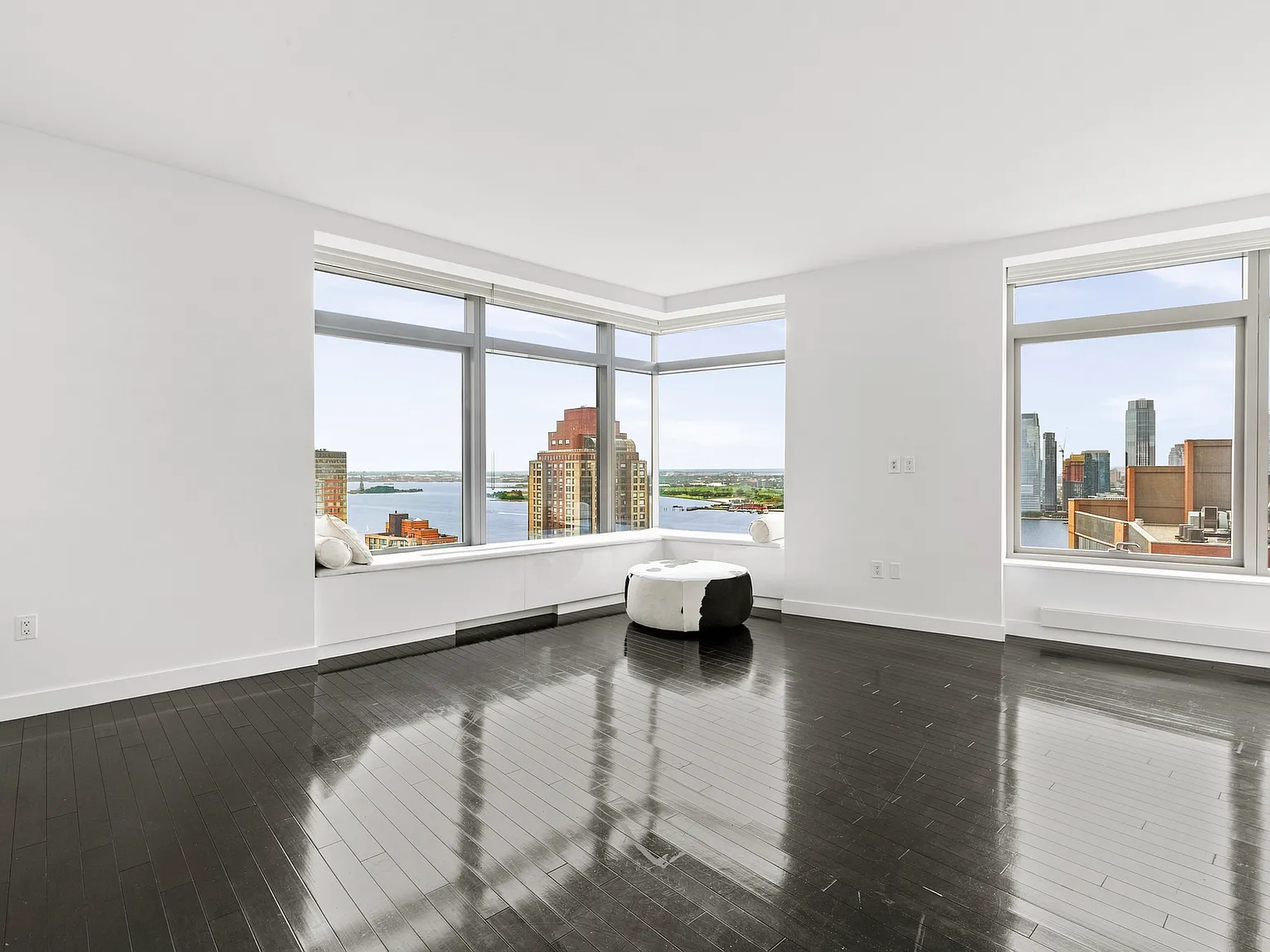 123 Washington St — Photo 2