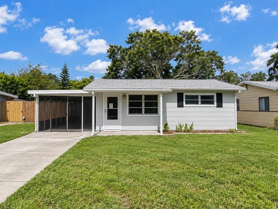 4240 78th Way N