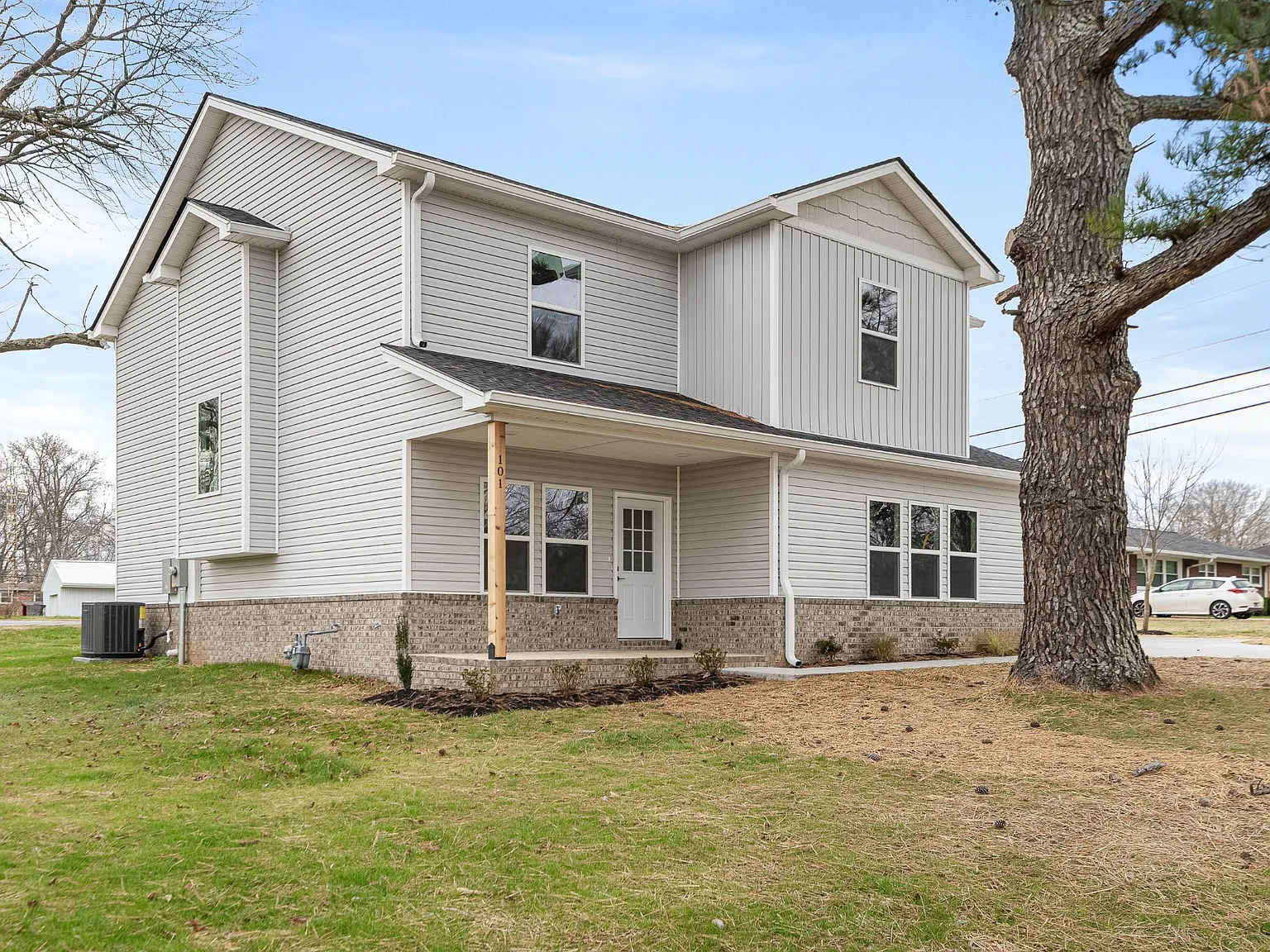 4 bed, 2.5 bath, 2250 sqft, $2,800 — Photo 1