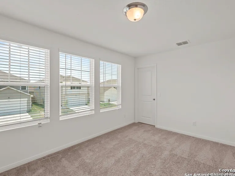 14677 Maple Ter — Photo 4