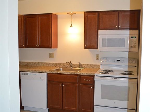 3rd image of 2023 Saint Paul Dr #20