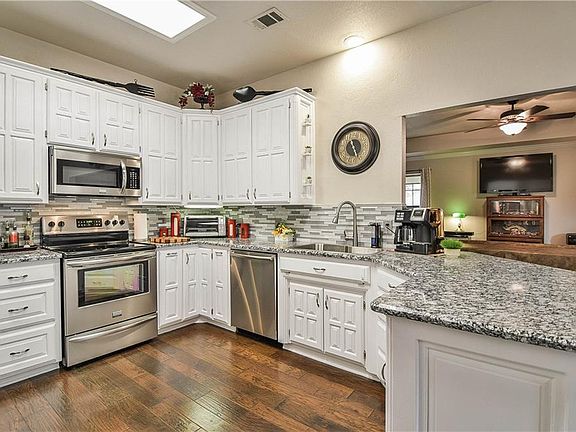 3rd image of 1233 Downwood Dr