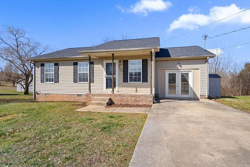 3 bed, 1.5 bath, 1198 sqft, $1,480 — Photo 1