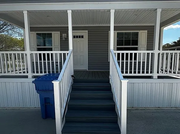 8 Robin Ct, West Creek, NJ 08092