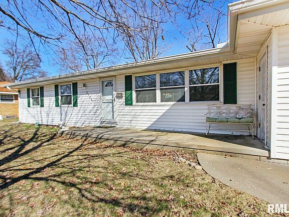 3rd image of 2508 N Rockwood Dr
