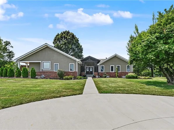 19960 Briar St, Stilwell, KS 66085