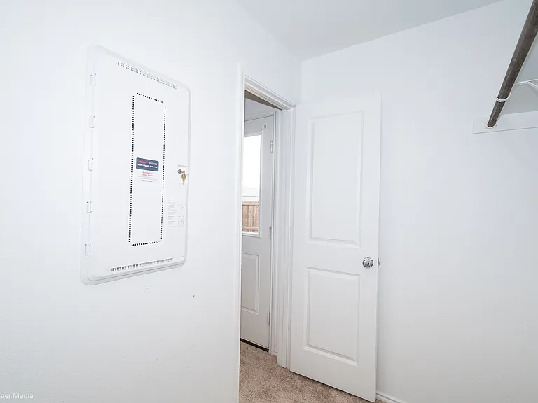 6638 Loy Dr — Photo 18