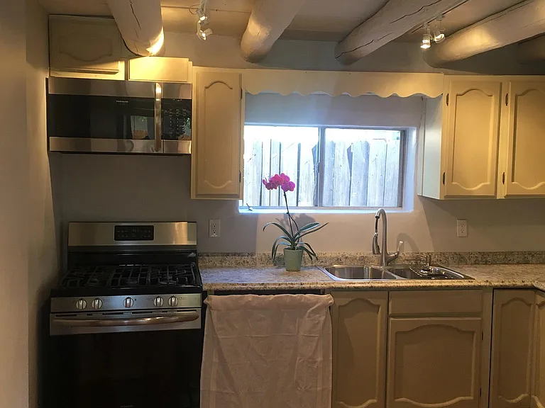115 Jimenez St #B — Photo 11