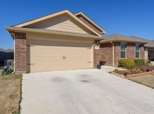 616 River Rock Dr, Azle, TX 76020