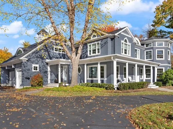 22 Flyaway Pond Dr, Easton, MA 02356