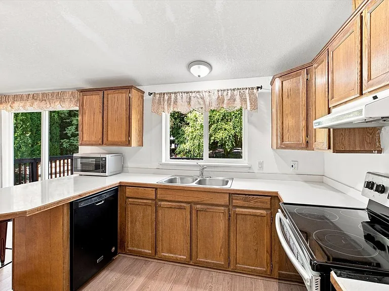 1715 W 1st Ave — Photo 16