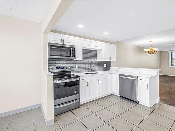 5th image of 5095 BAY STREET NE #317