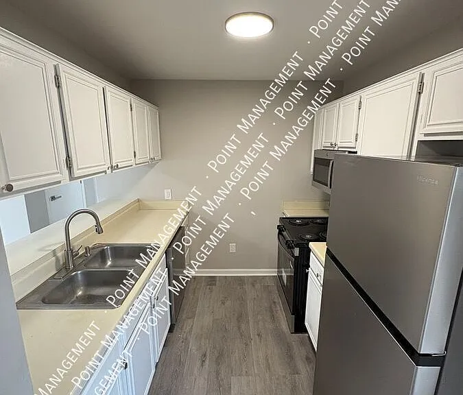 309 Lakehurst Ave — Photo 4