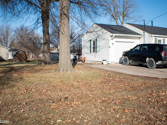 2nd image of 211 Elmdale Ave