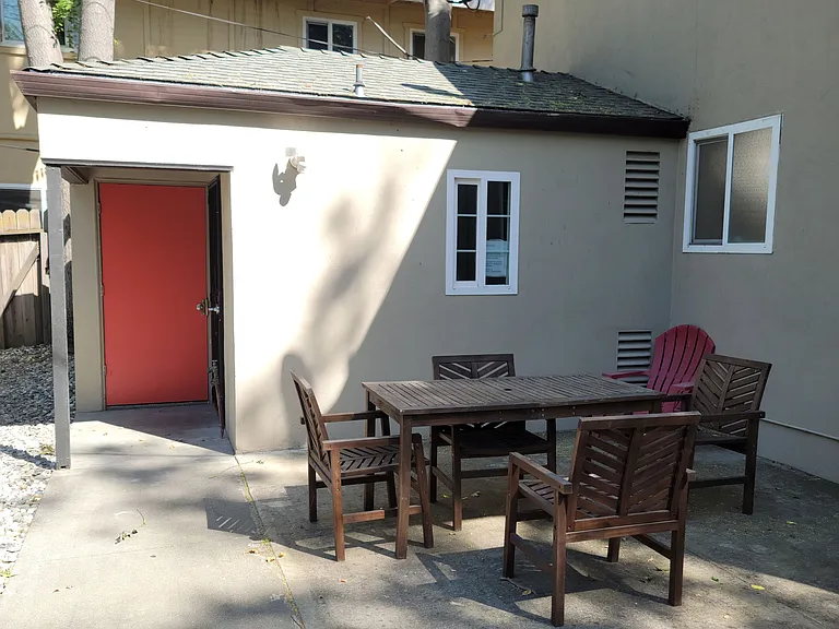 2405 F St #4 — Photo 11