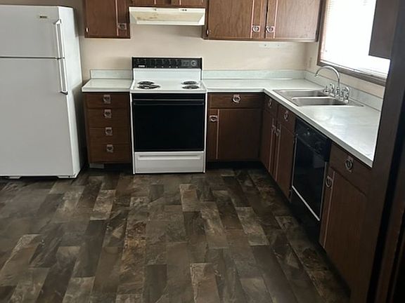 2nd image of 411 Cottonwood Ave #3