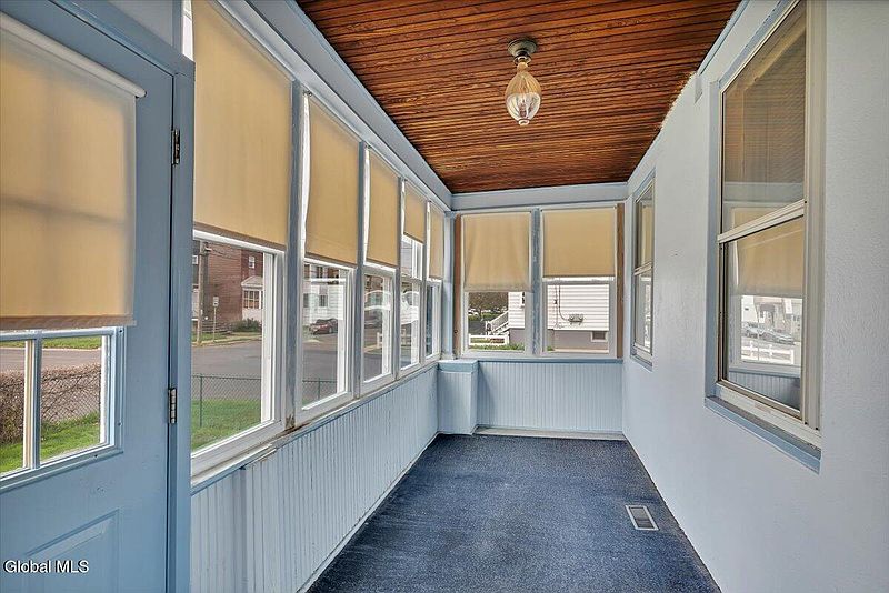 3rd image of 1636 9th Avenue