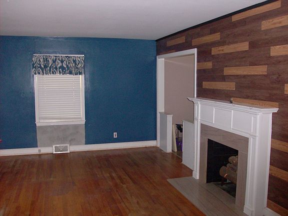 2nd image of 202 Crestmont Dr