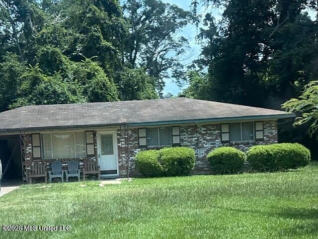 1st image of 227 Country Club Dr