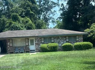 227 Country Club Dr, Natchez, MS 39120