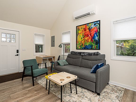 5th image of 123 1/2 Lysander St