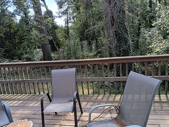 4th image of 1065 Mountain View St