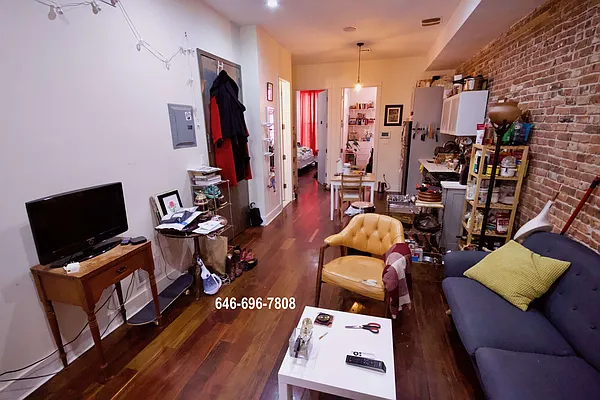 Rented by Meller Maayan S | media 5