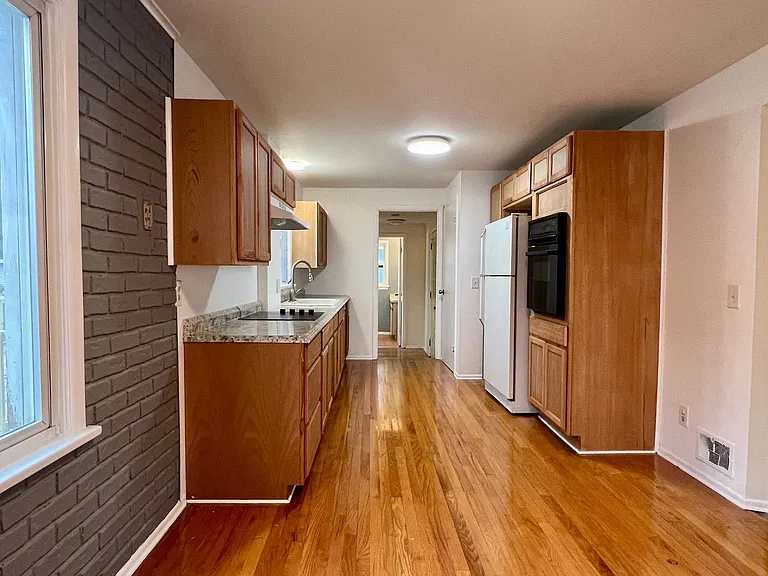 2450 Culver Rd — Photo 9