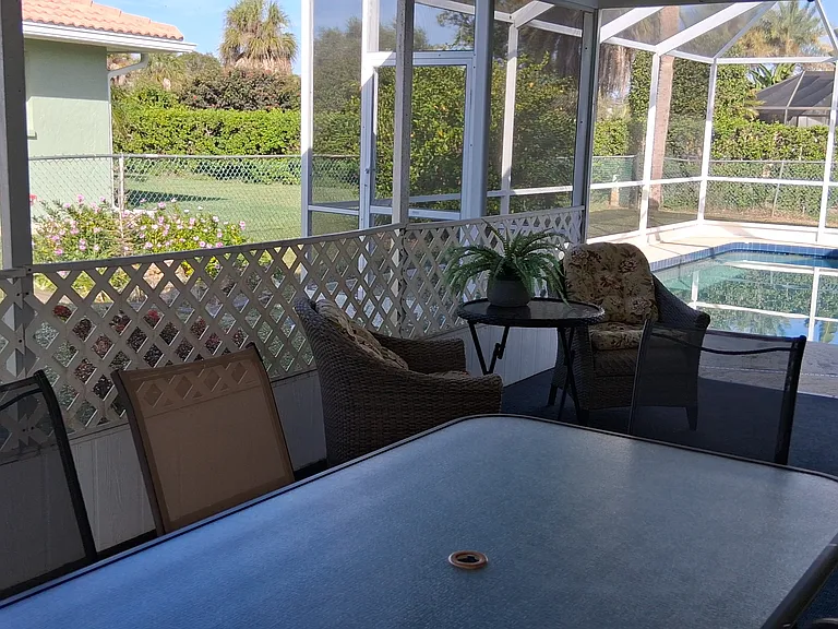 441 Rubens Dr E — Photo 6