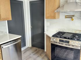 106 32nd St, Union City, NJ