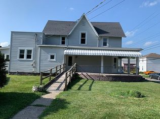 219 S Division St, Flora, IN 46929