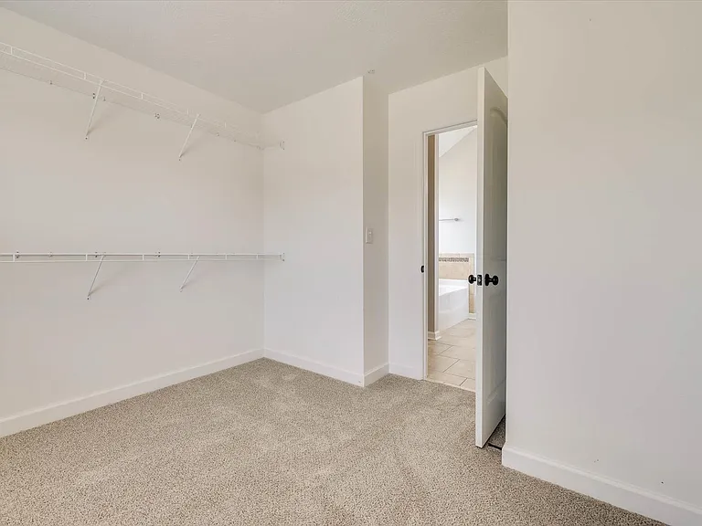127 Radcliff Dr — Photo 37