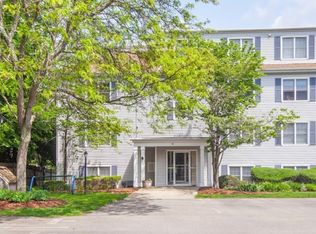 14 Webb Pl APT 2C, Mansfield, MA 02048