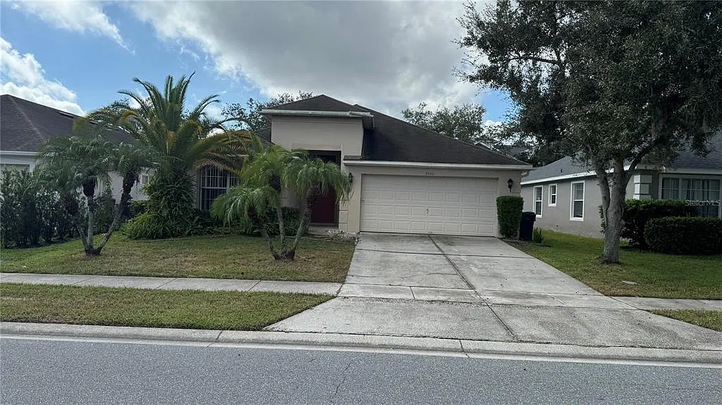 3 bed, 2.0 bath, 1746 sqft, $2,495 — Photo 1