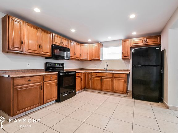 5th image of 224 Lee Ave NE